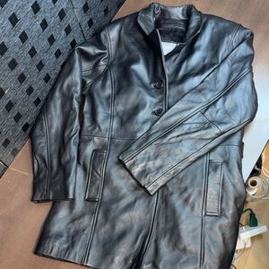 Women’s Desert wells Black genuine Leather Coat size medium w faux fur linen